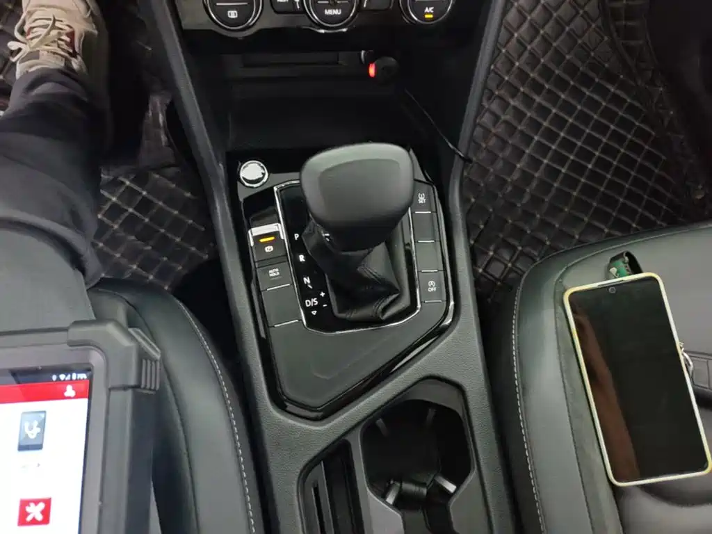 Volkswagen Tiguan L 2020 — фото 14