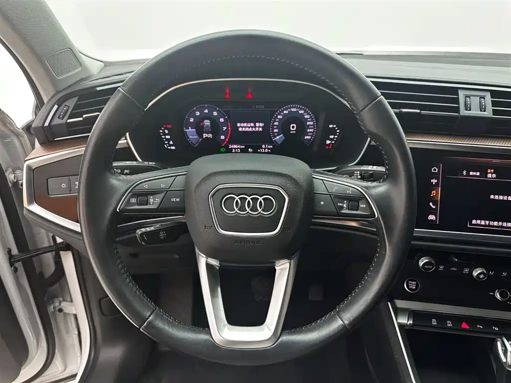 Audi Q3 2021 — фото 11