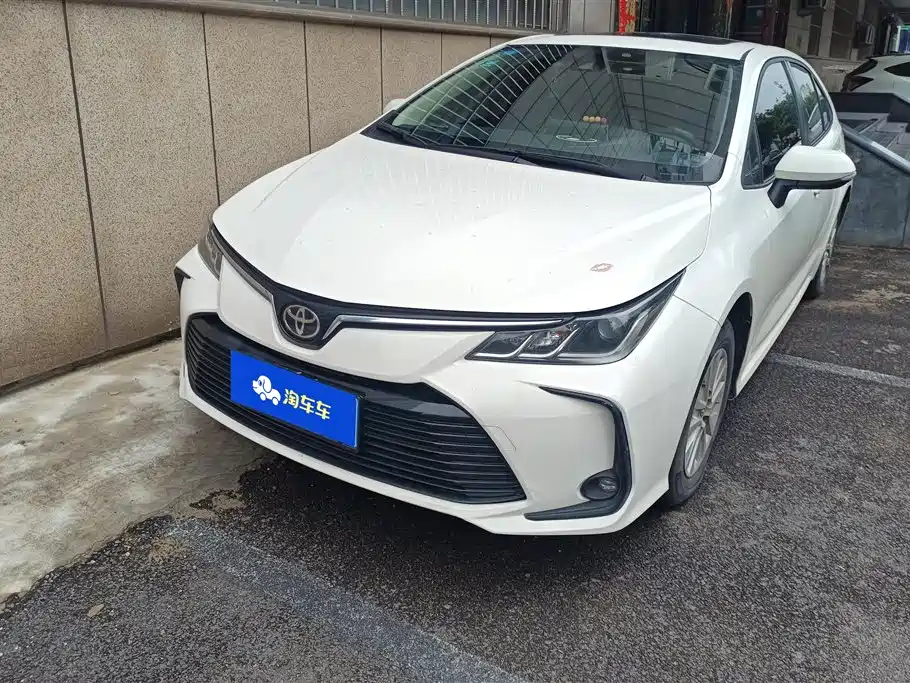 Toyota Corolla 2019 — фото 1