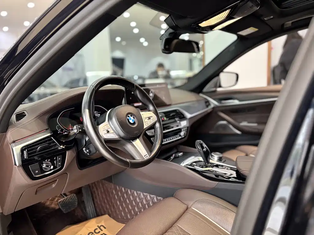 BMW 5 Series 2023 — фото 14