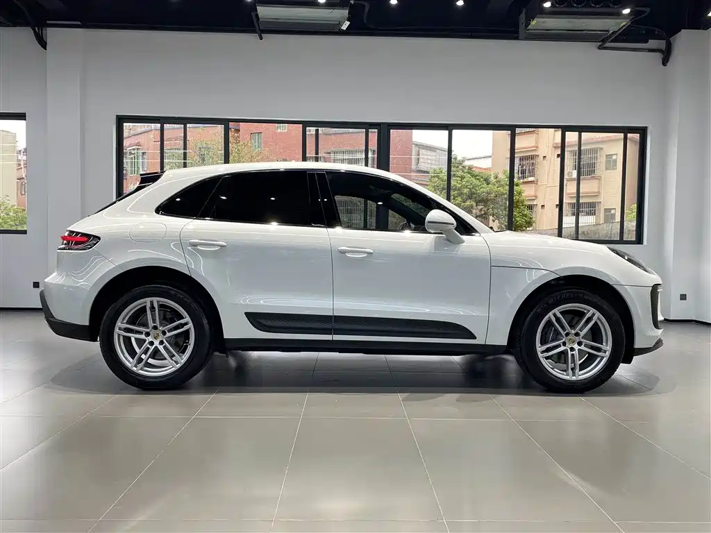 Porsche Macan 2023 — фото 4