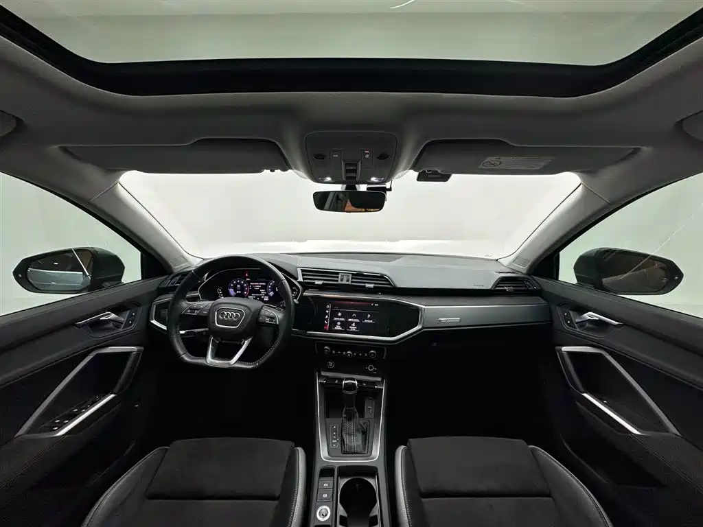 Audi Q3 2021 — фото 10