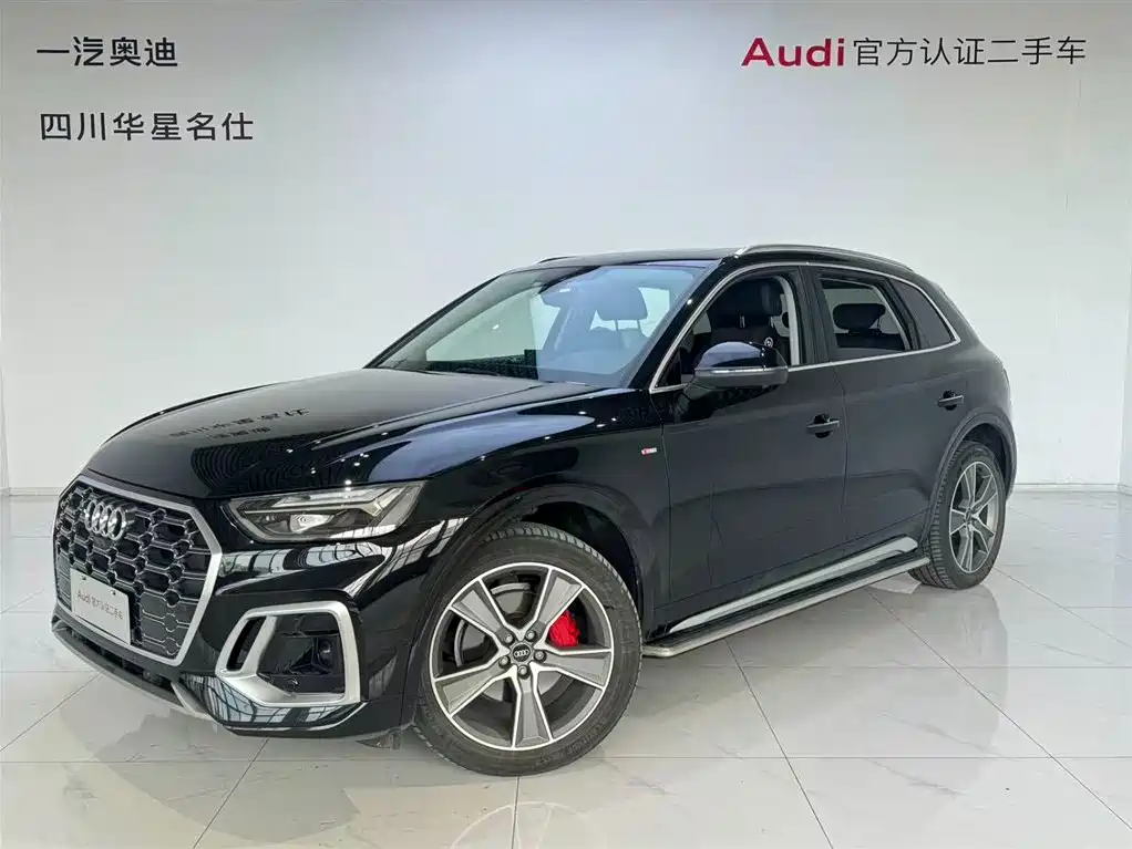 Audi Q5L 2022 — фото 1