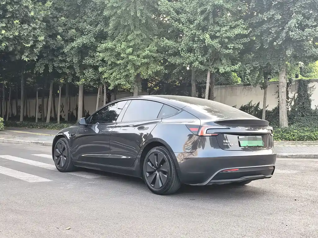Tesla Model 3 2024 — фото 7