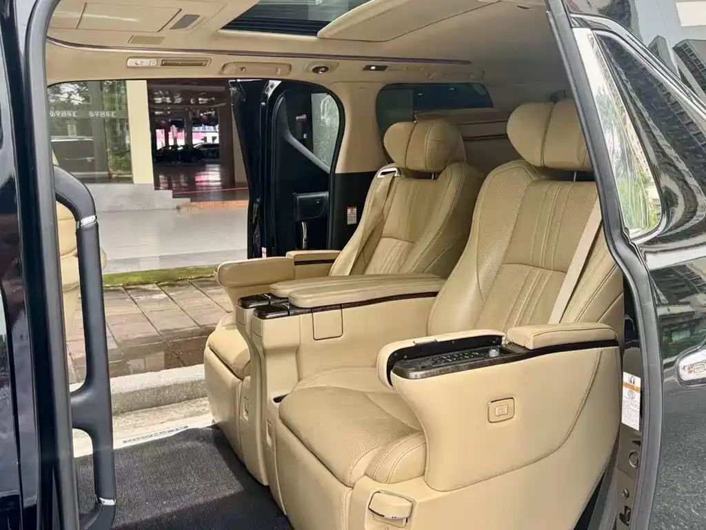 Toyota Alphard 2019 — фото 12