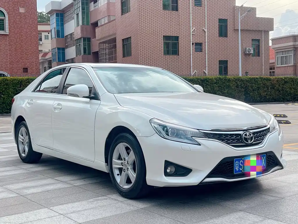 Toyota Reiz 2013