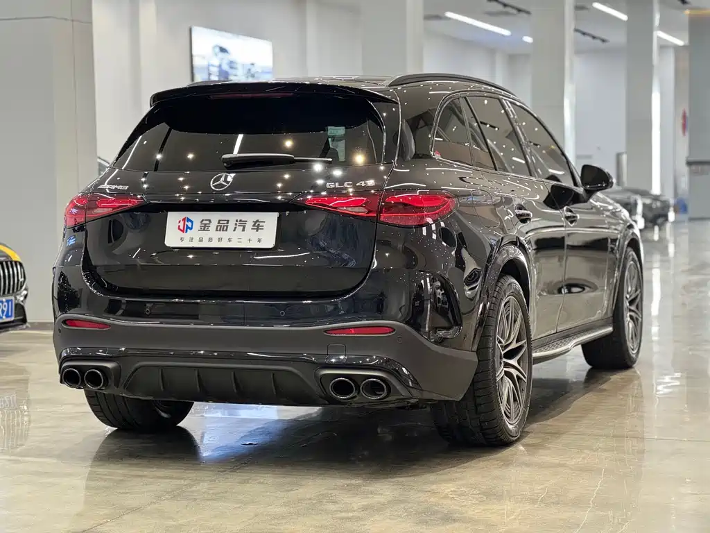 Mercedes-Benz GLC AMG 2025 — фото 4