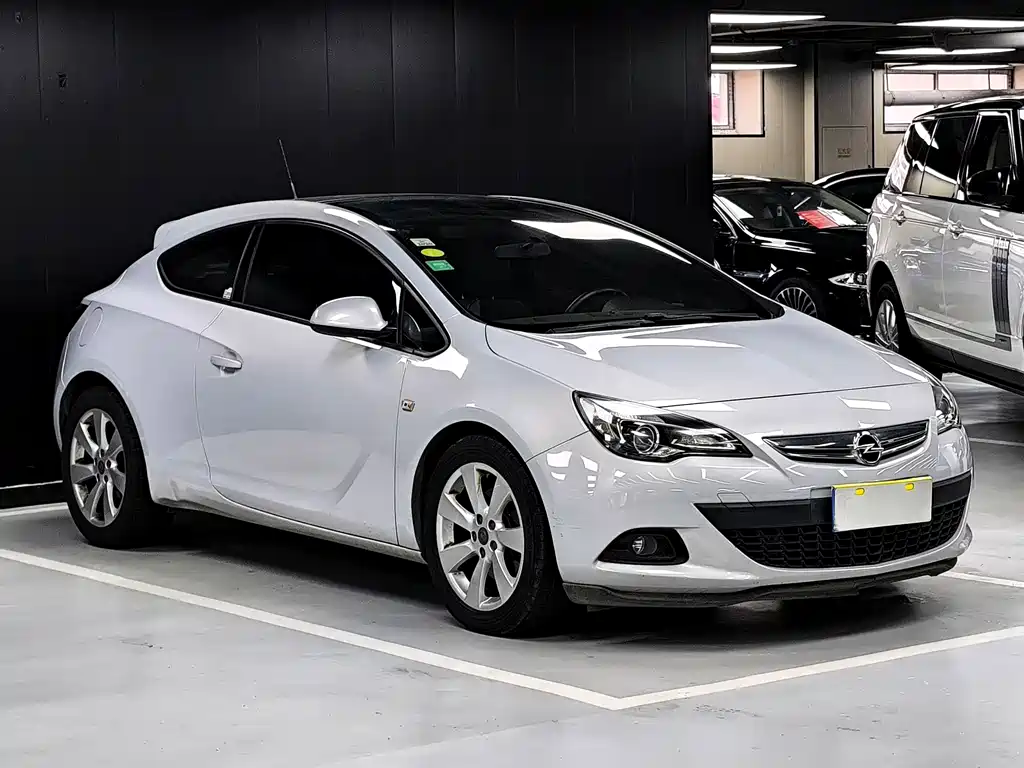 Opel Astra 2014 — фото 3