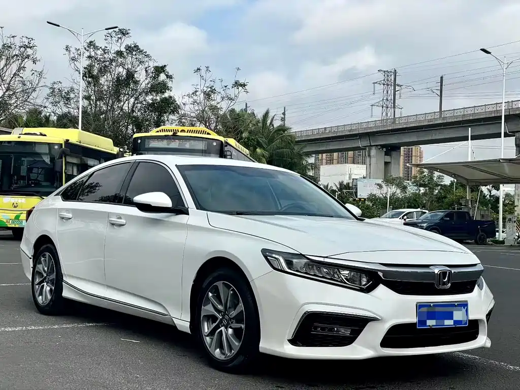 Honda Inspire 2020 — фото 3