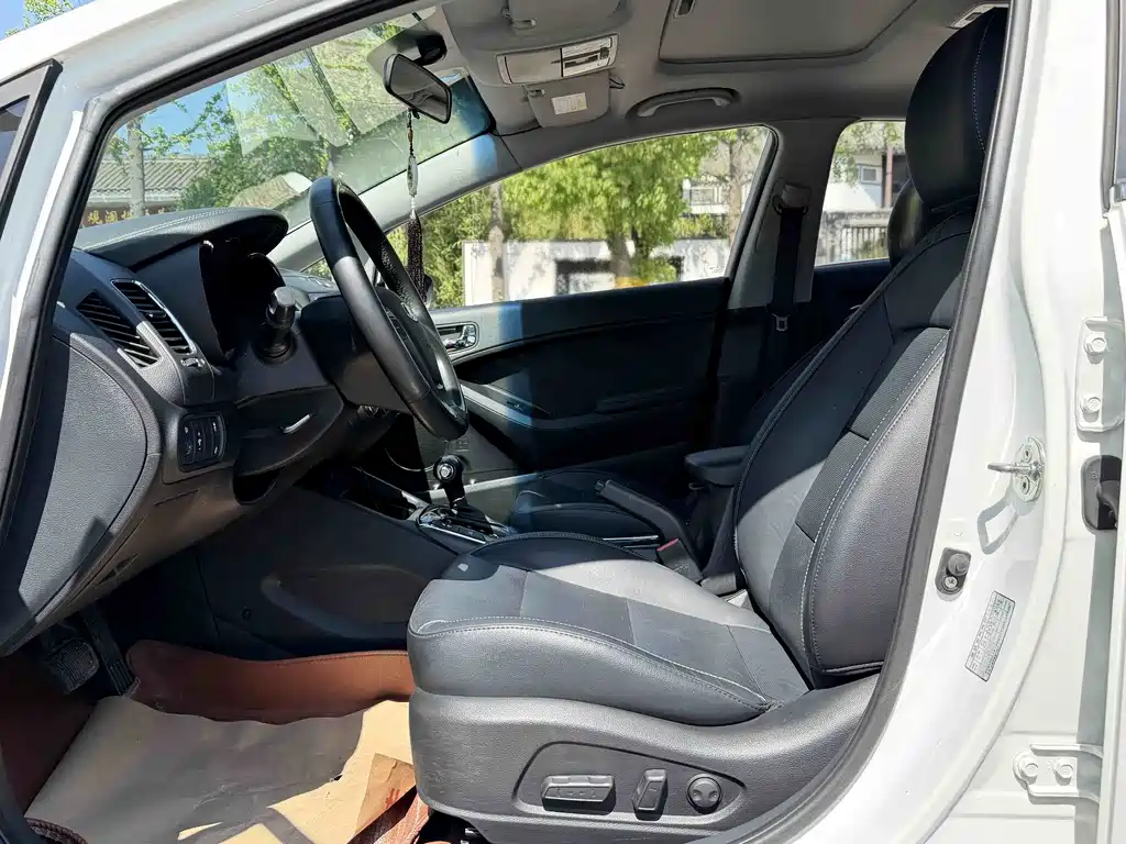 Kia K3 2016