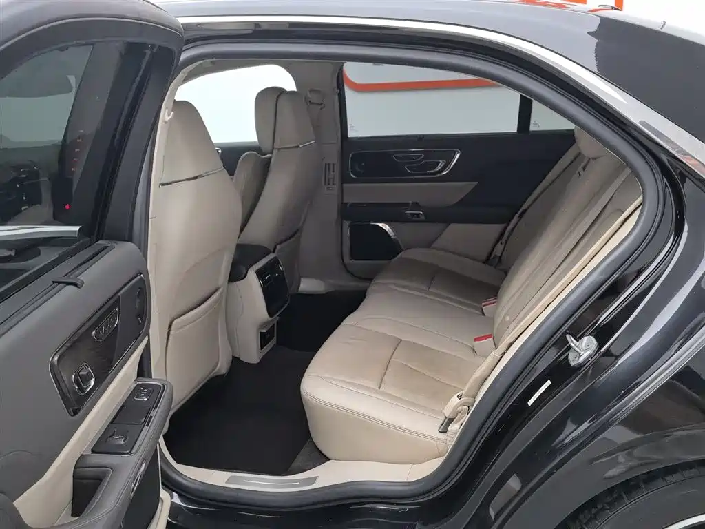 Lincoln Continental 2018 — фото 15