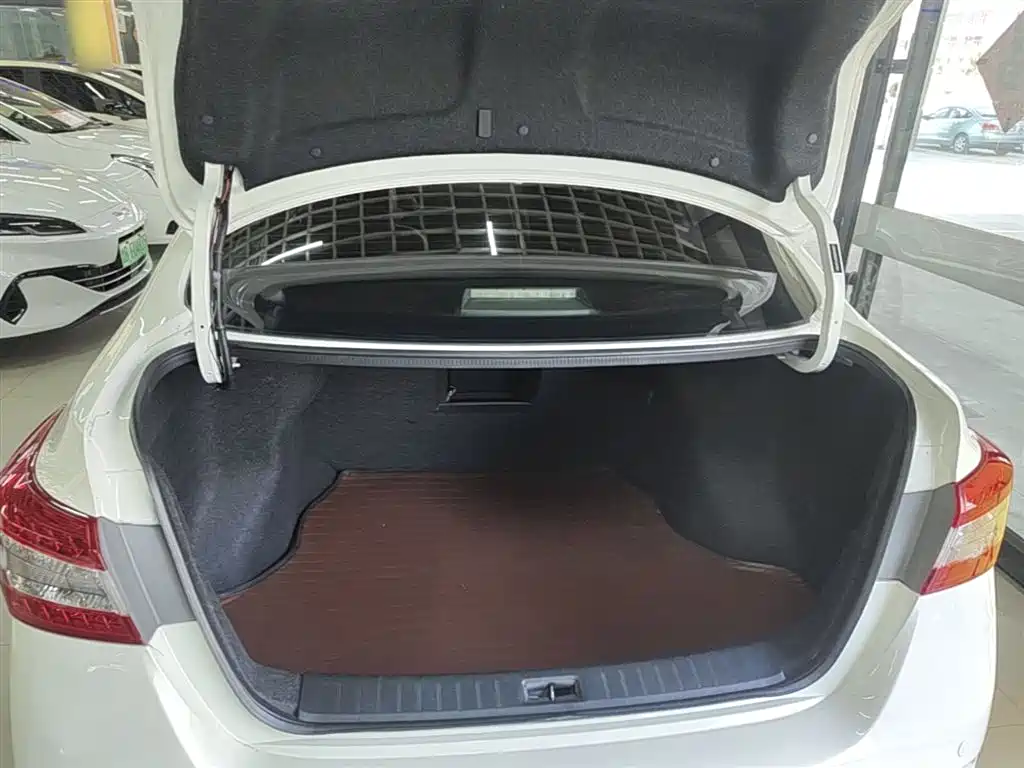 Nissan Sylphy 2015 — фото 19