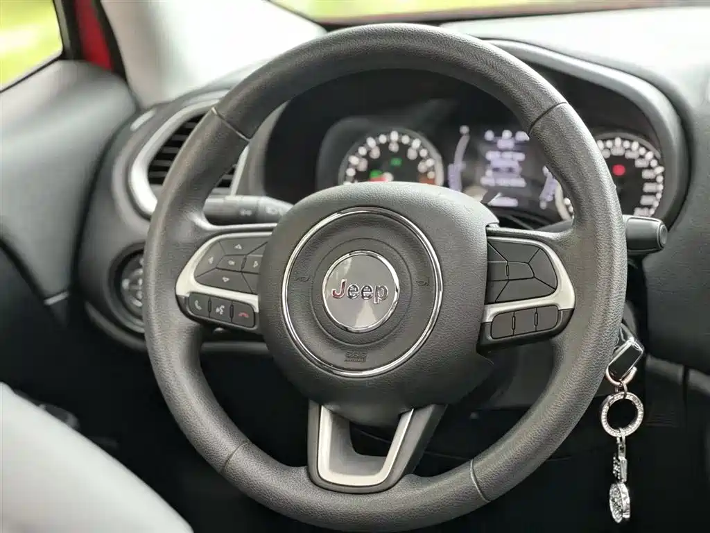 Jeep Renegade 2020 — фото 12