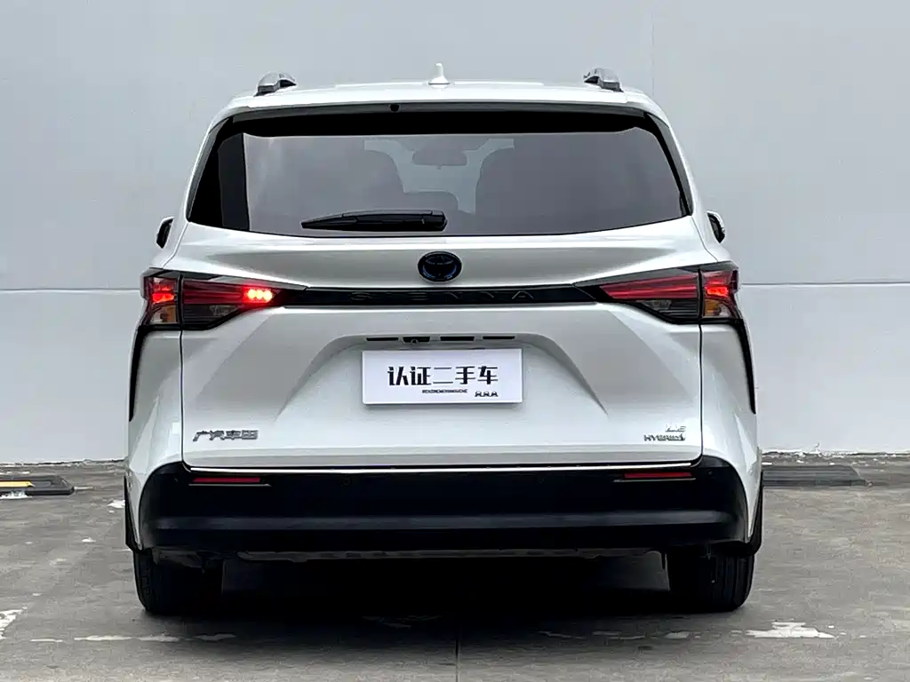 Toyota Sienna 2022 — фото 30