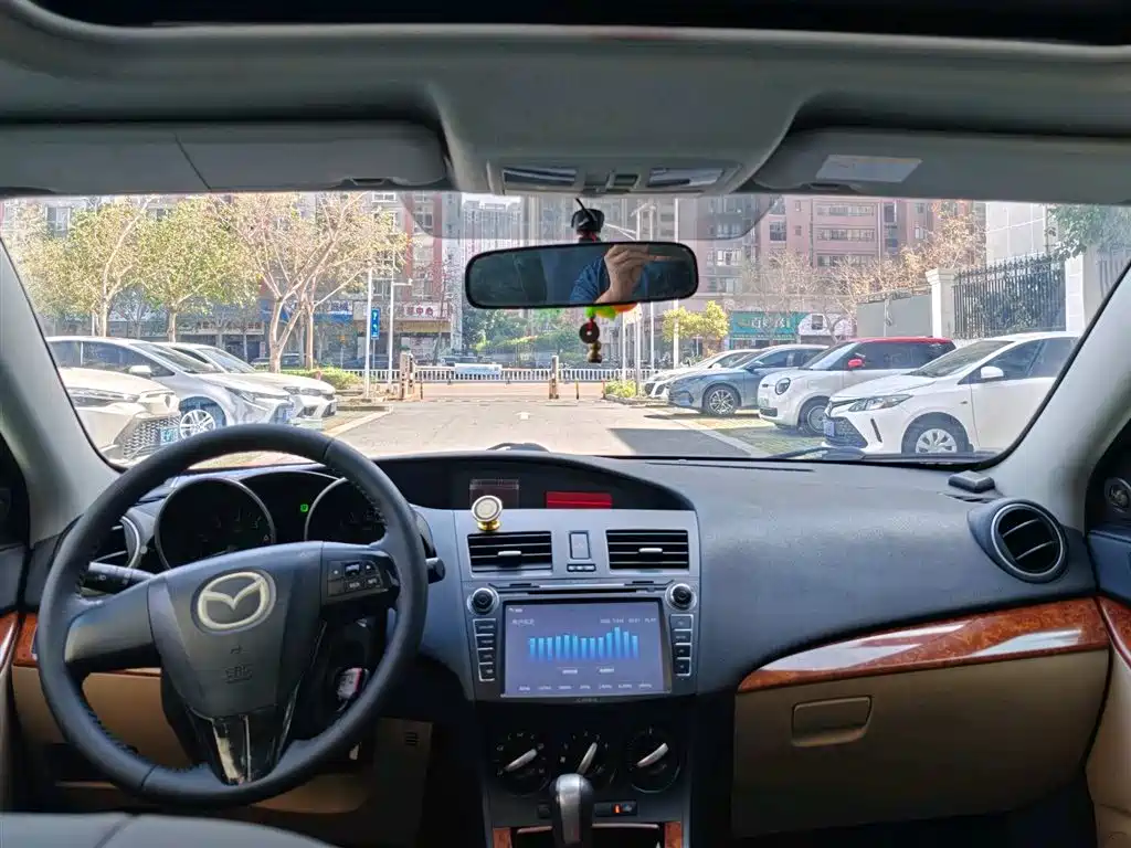 Mazda 3 Xingcheng 2012
