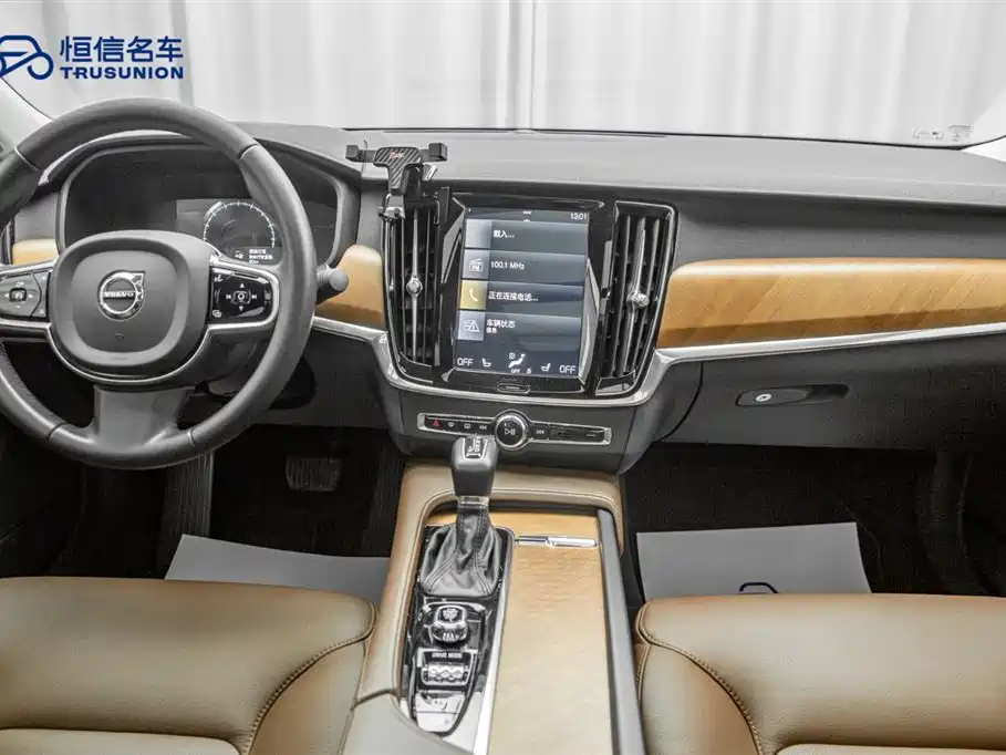 Volvo S90 2019 — фото 13