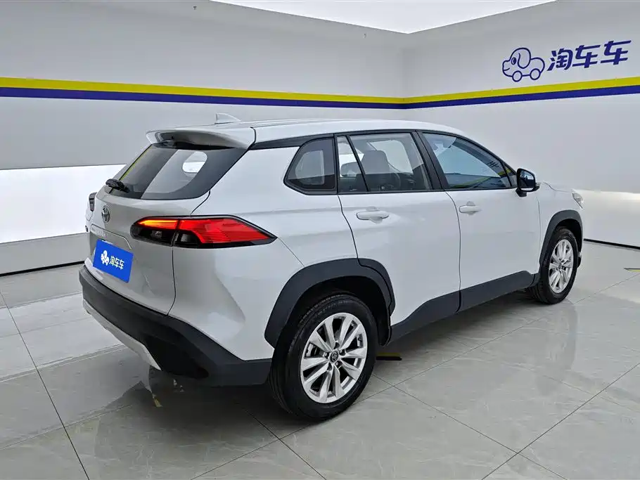 Toyota Corolla Cross 2022 — фото 3