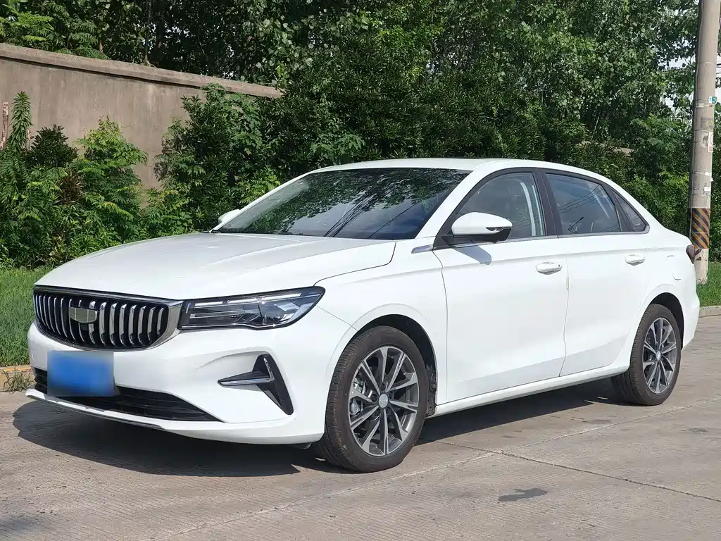 Geely Emgrand 2023