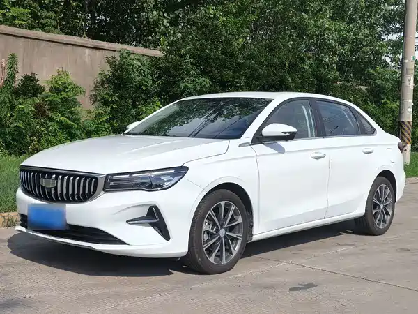Geely Emgrand 2023