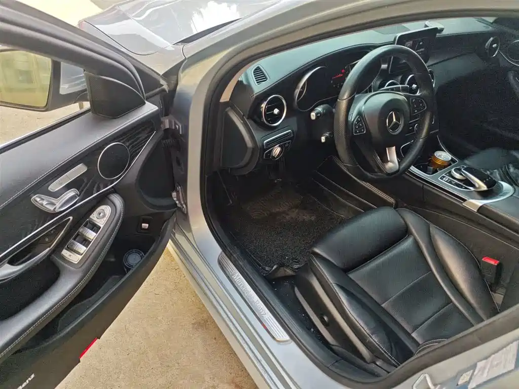 Mercedes-Benz C-Class 2018 — фото 16