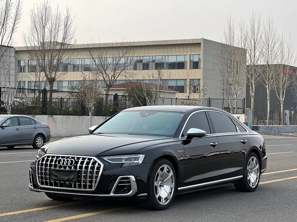 Audi A8 2019 — фото 2