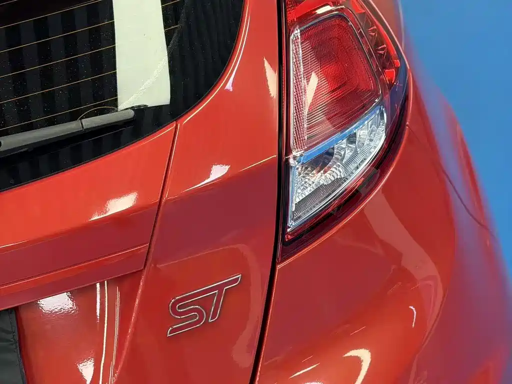 Ford Fiesta 2013 — фото 10