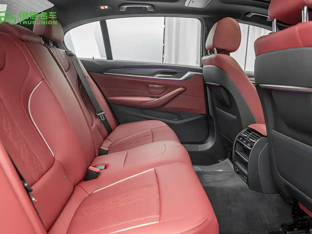 BMW 5 Series New Energy 2023 — фото 15