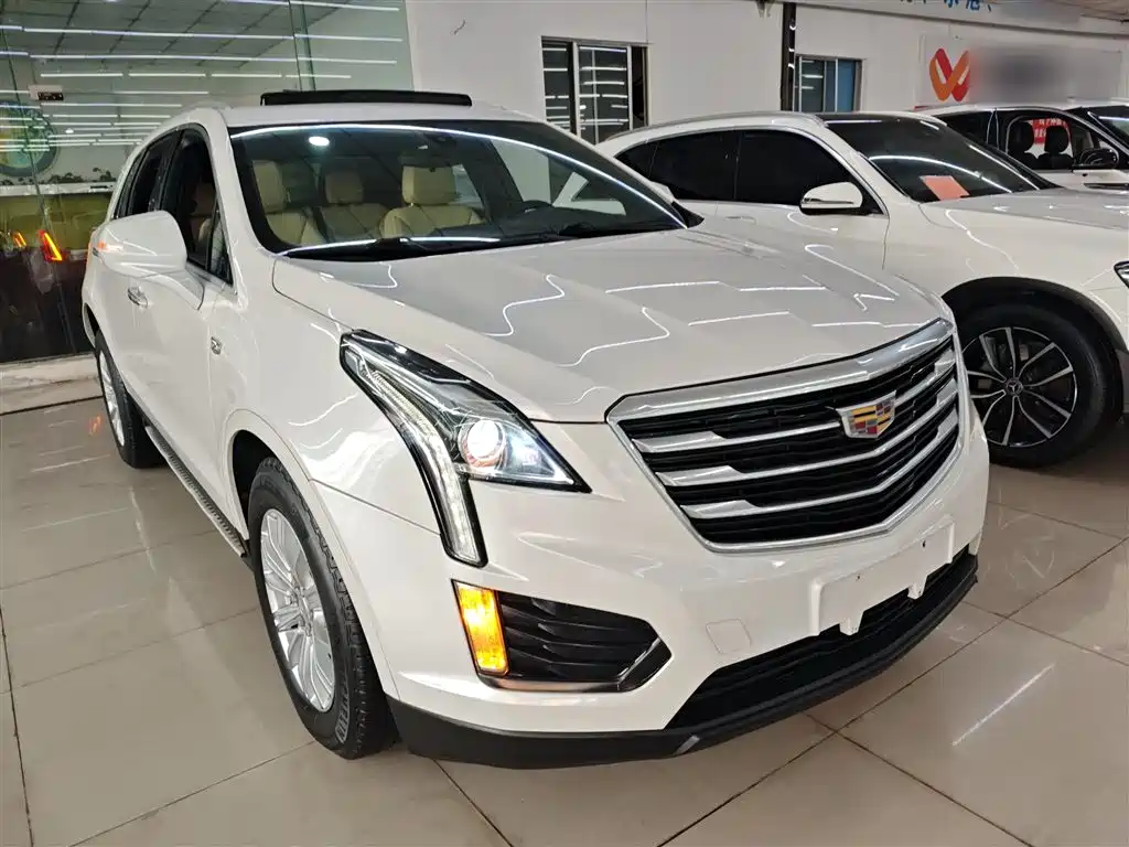 Cadillac XT5 2017 — фото 4
