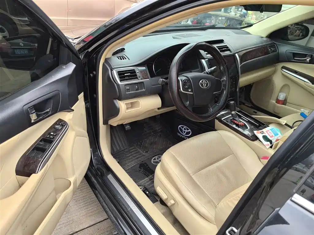 Toyota Camry 2017 — фото 16