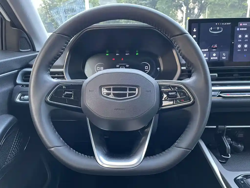 Geely Emgrand 2023 — фото 18