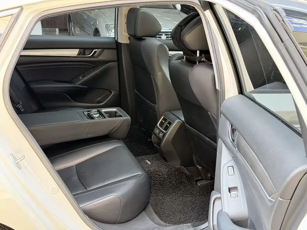 Honda Accord 2019 — фото 9
