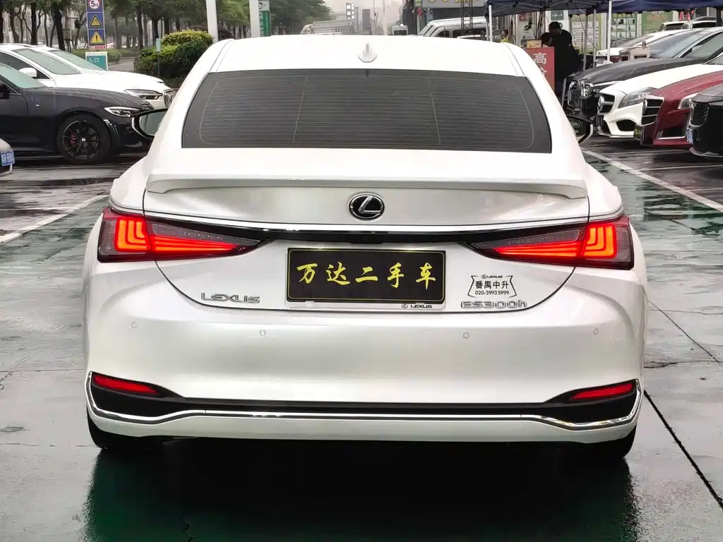 Lexus ES 2023 — фото 27