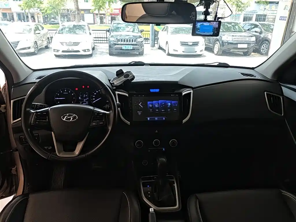 Hyundai ix25 2016 — фото 10