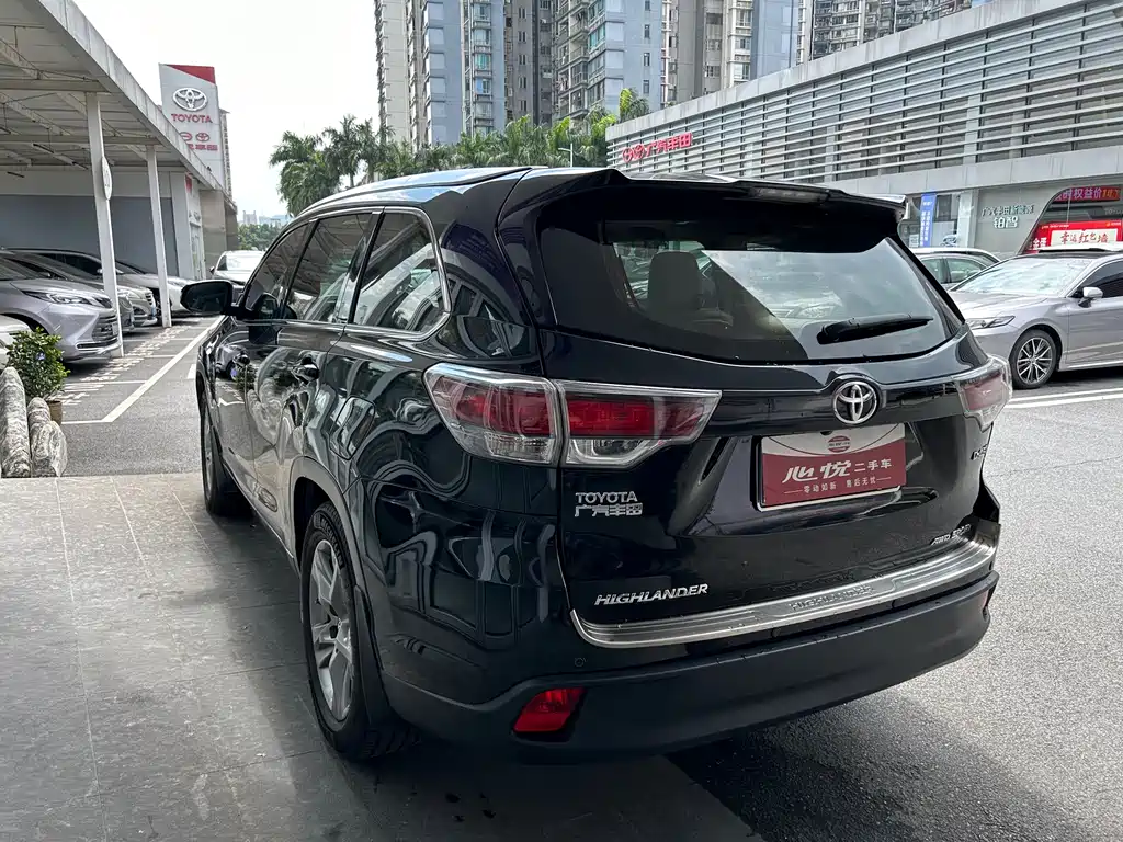 Toyota Highlander 2015 — фото 10