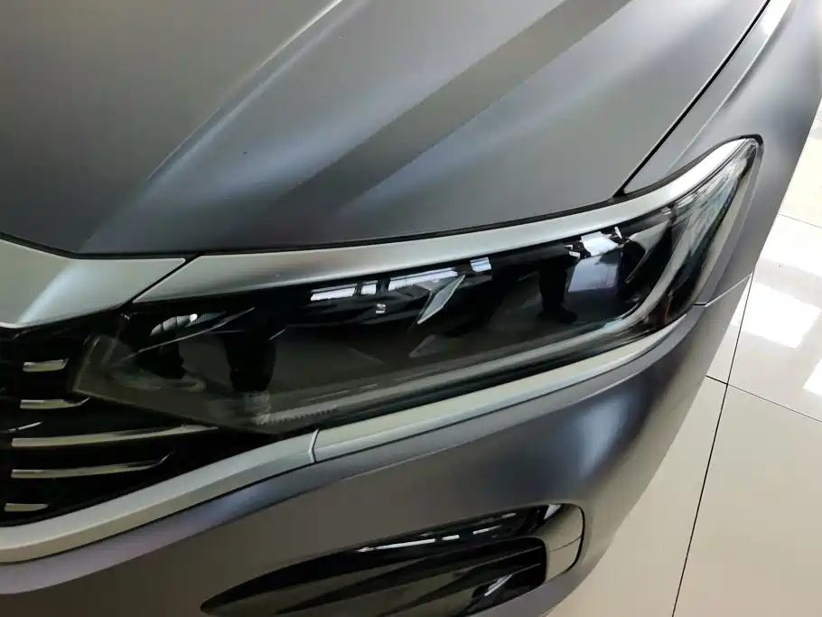Volkswagen Passat 2023
