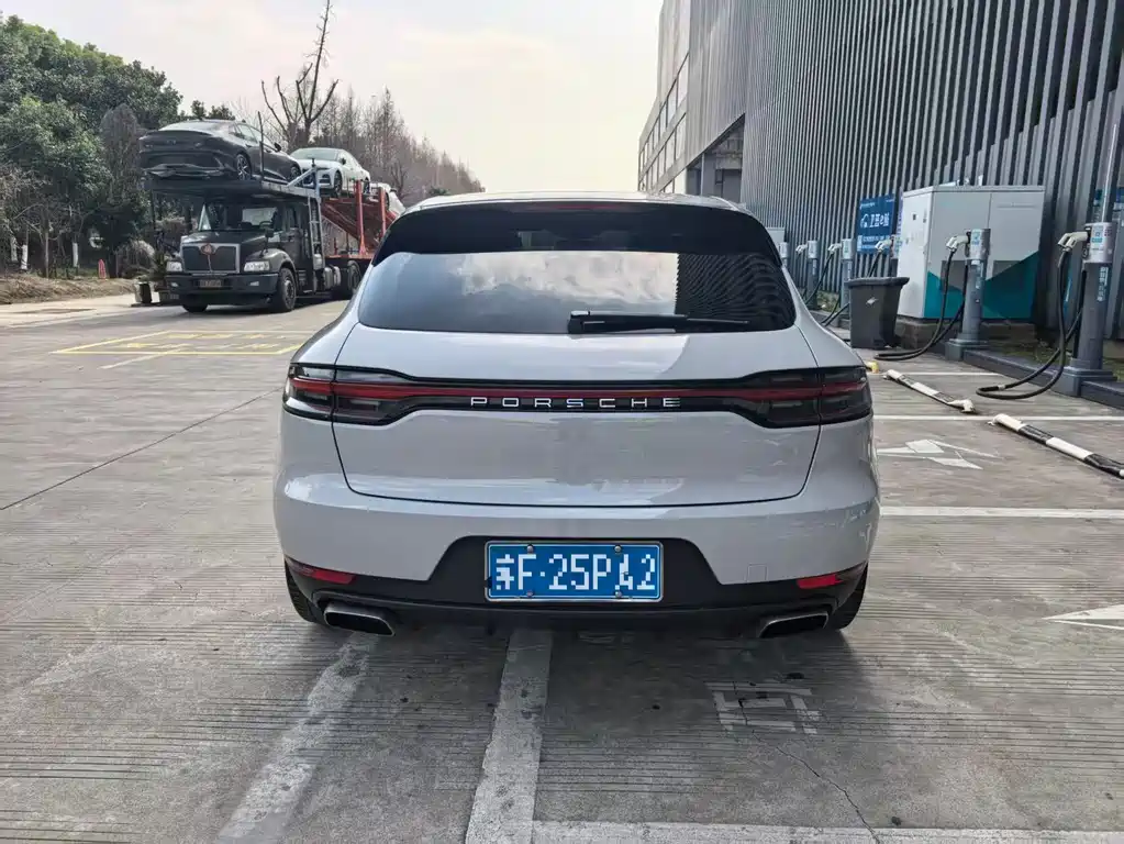 Porsche Macan 2021 — фото 9