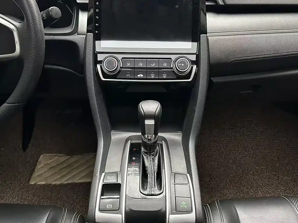 Honda Civic 2017 — фото 16