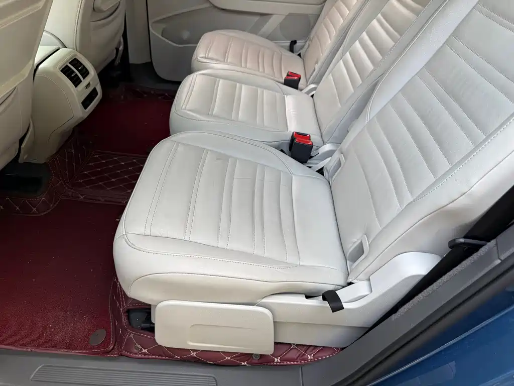 Volkswagen Touran 2017 — фото 12