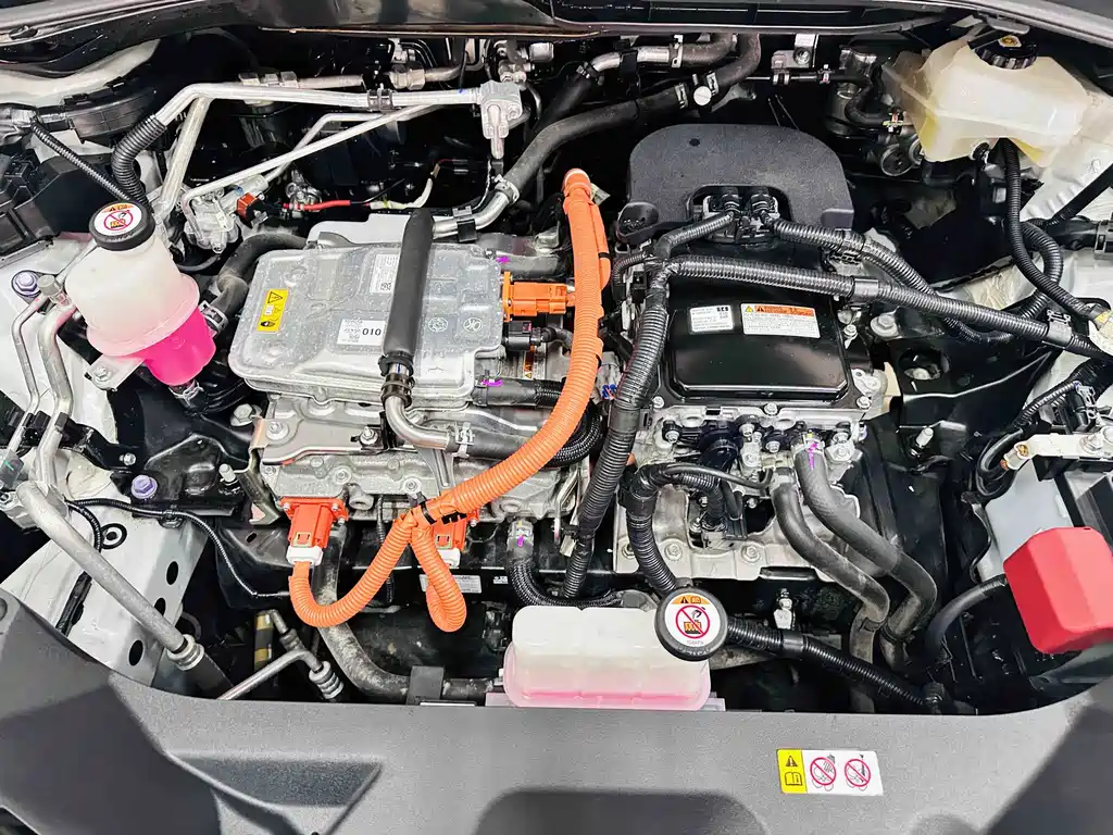 Toyota C-HR EV 2021 — фото 16