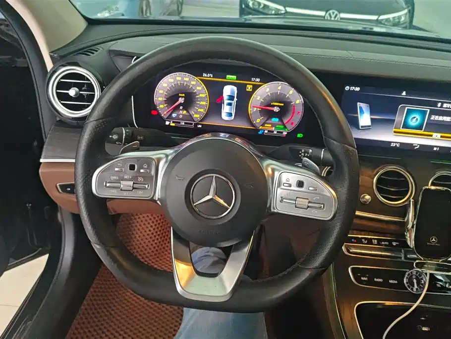 Mercedes-Benz E-Class 2019 — фото 15