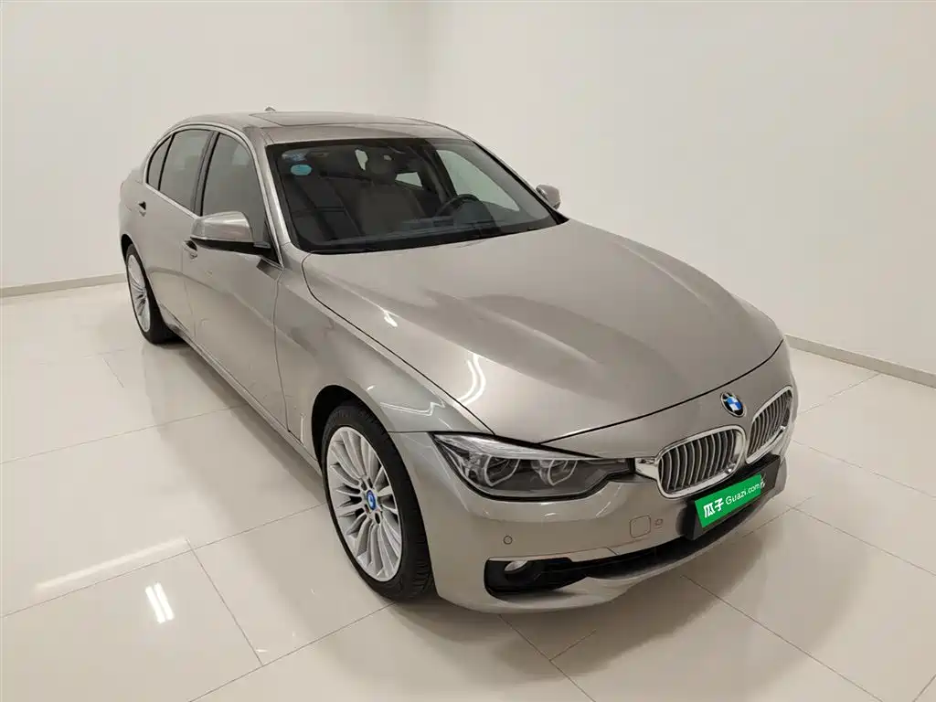 BMW 3 Series 2018 — фото 22