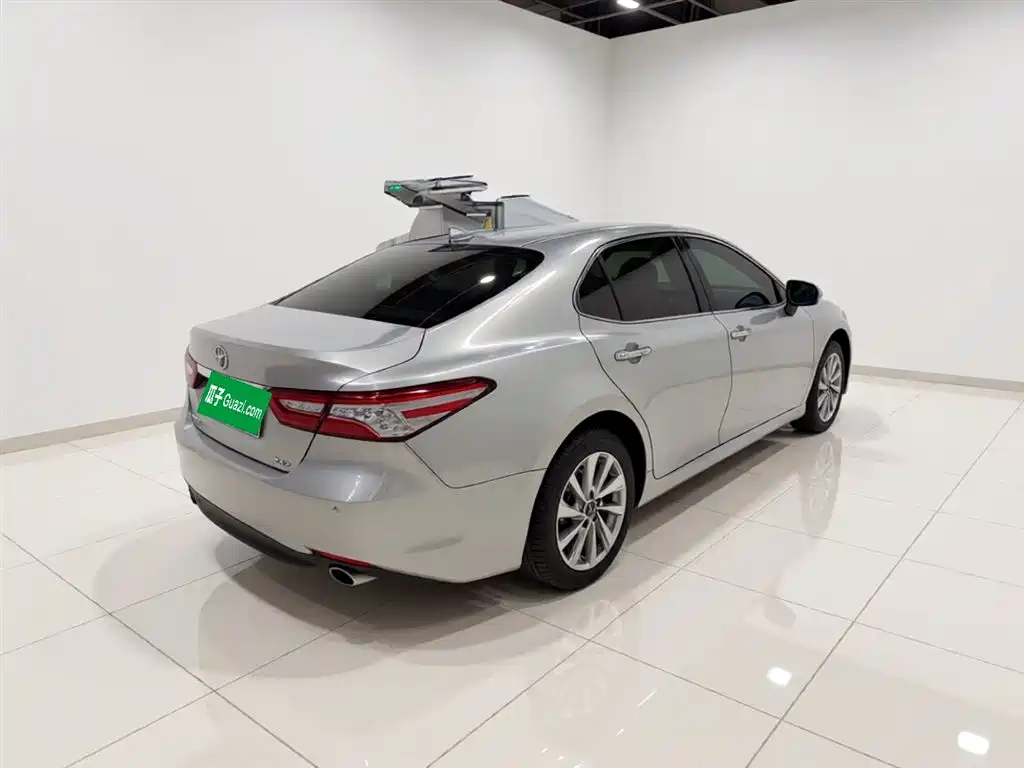 Toyota Camry 2022 — фото 4