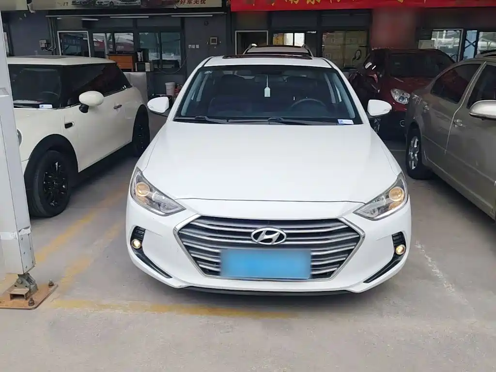 Hyundai Elantra 2016 — фото 3