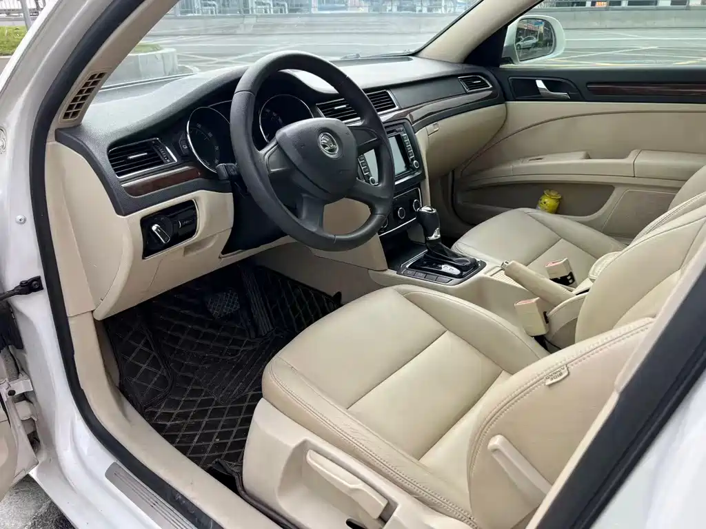 Skoda Superb 2014 — фото 17