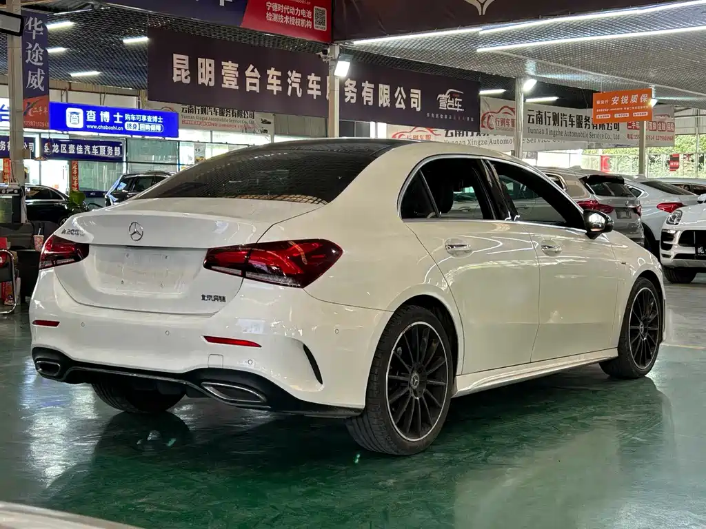 Mercedes-Benz A-Class 2019 — фото 11