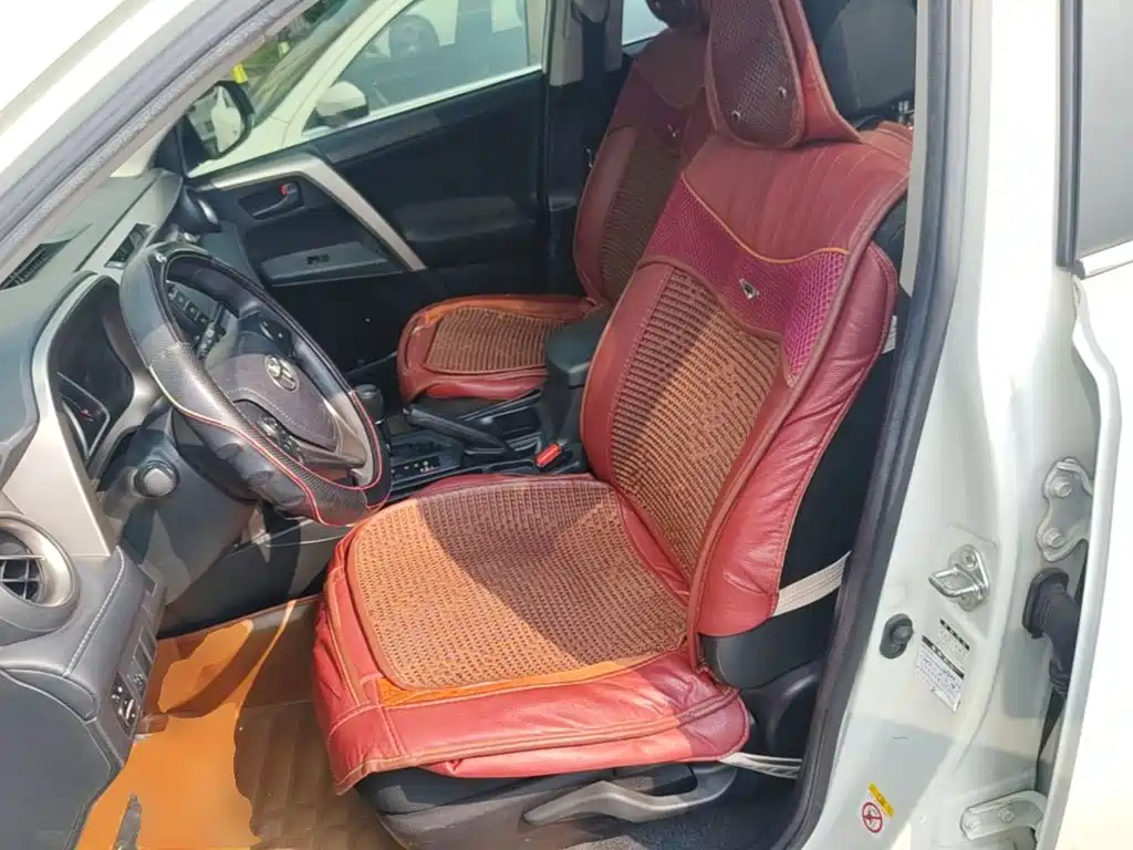 Toyota RAV4 2015 — фото 15