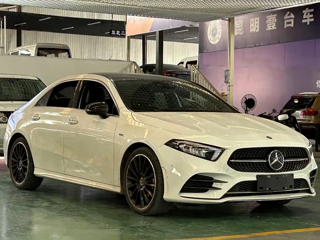 Mercedes-Benz A-Class 2019 — фото 3
