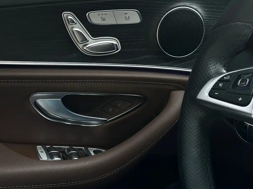 Mercedes-Benz E-Class 2018 — фото 12