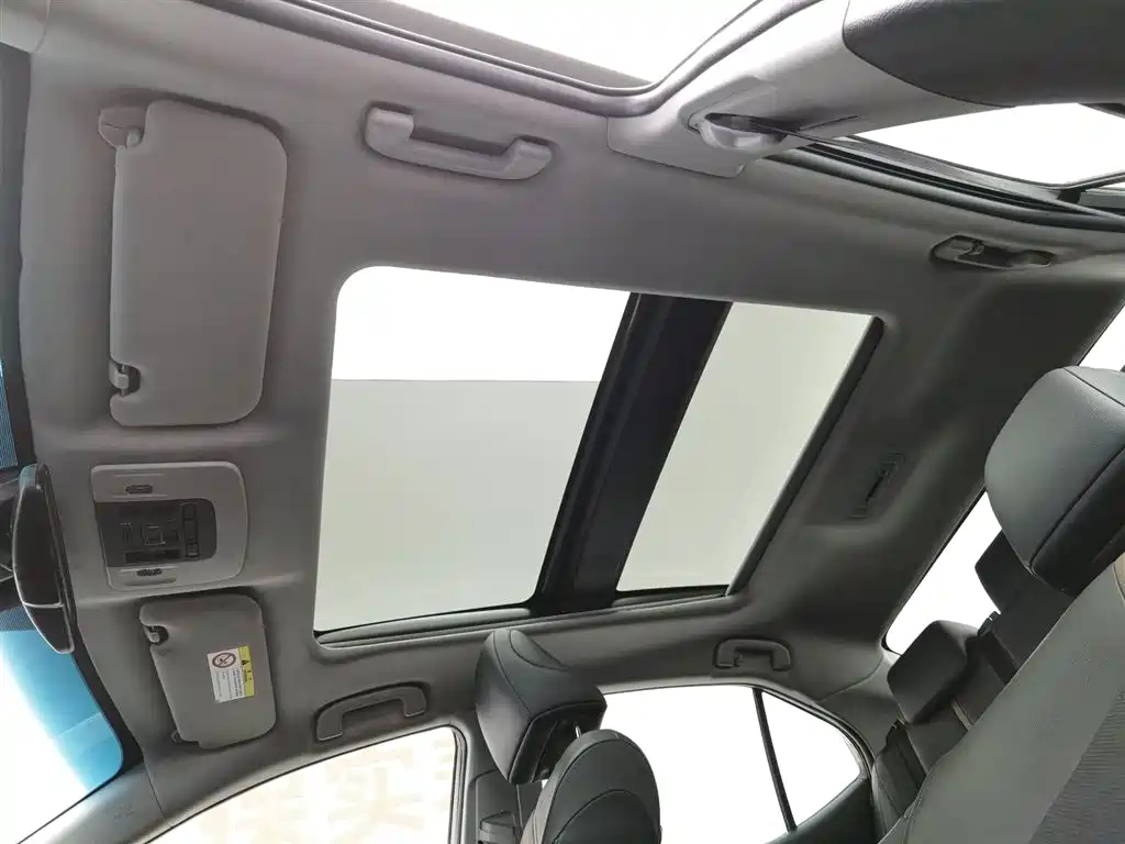 Toyota Camry 2022 — фото 14