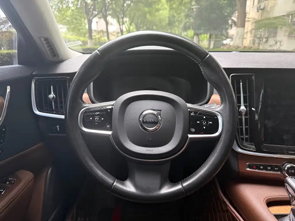 Volvo S90 2020 — фото 20